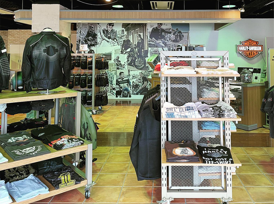 アロマ空間デザイン　ハーレーダビッドソン広島店様、マリーナベイ店様、福山店様